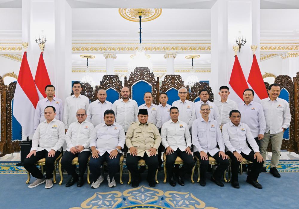 presiden-prabowo-ajak-kadin-perkuat-kolaborasi-ketua-kadin-riau-masuri-hadir-di-jakarta