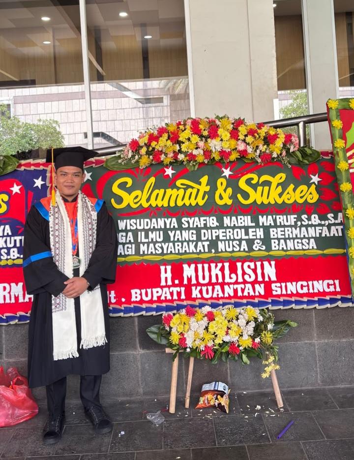 tokoh-muda-riau-raih-predikat-wisudawan-hafidz-terbaik-di-universitas-ptiq-jakarta