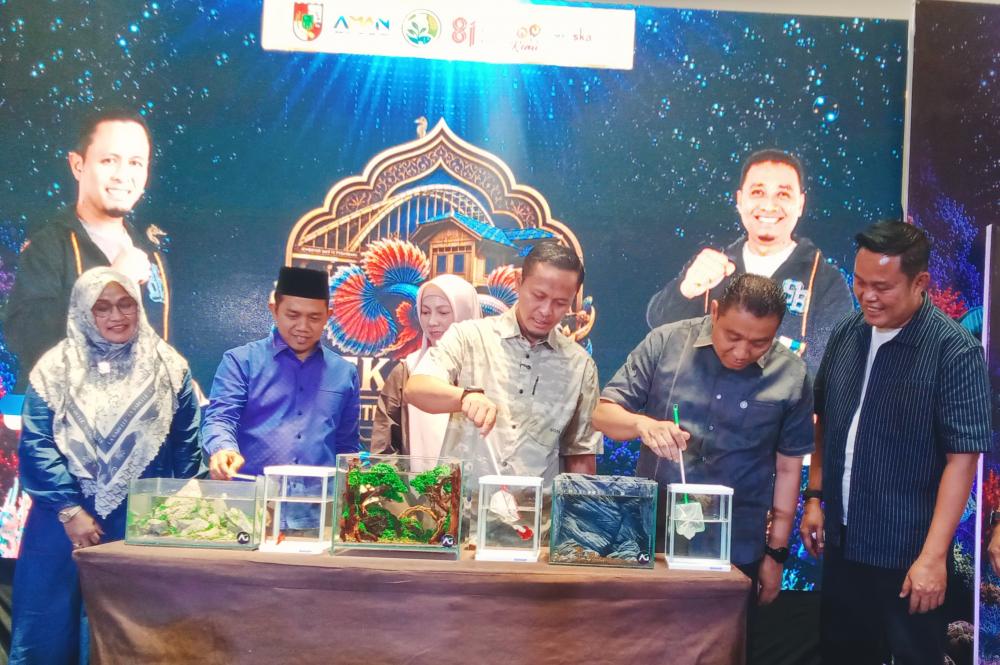 kontes-ikan-hias-cupang-2026-wali-kota--dari-hobi-menjadi-penggerak-ekonomi-kreatif