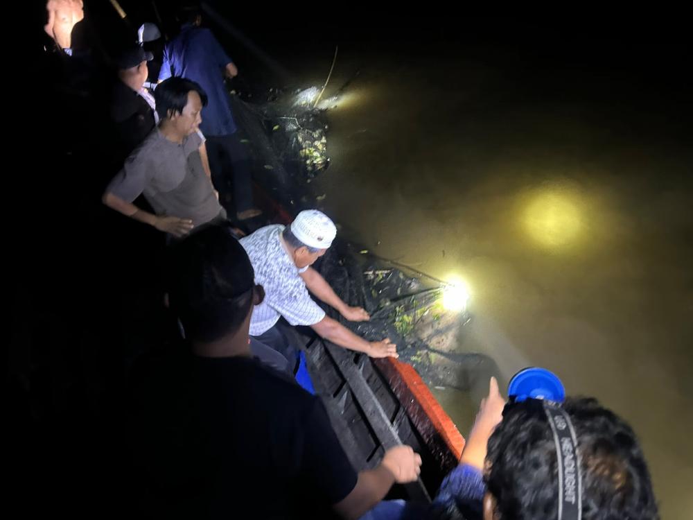 Warga Temukan Jenazah Pria di Dalam Togok Jaring Ikan di Sungai Batang