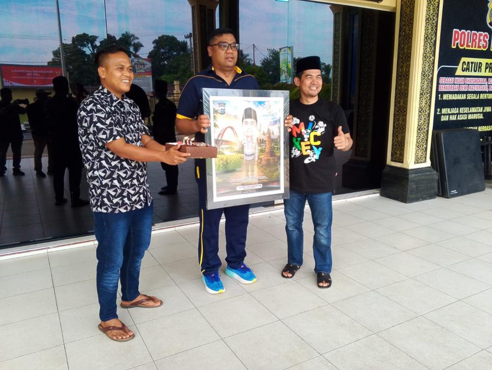 masih-suasana-hari-raya-kurban-iib-nursaleh-dan-syawal-beri-suprise-momen-ultah-kapolres-kampar