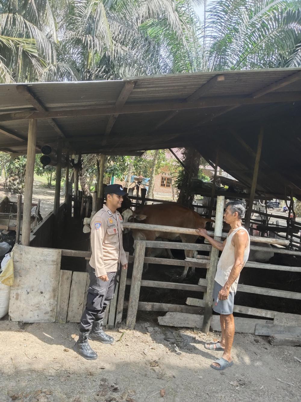 Cegah Hoaks dan Karhutla, Polisi Sambangi Warga Binaan di Kampung Sungai Tengah