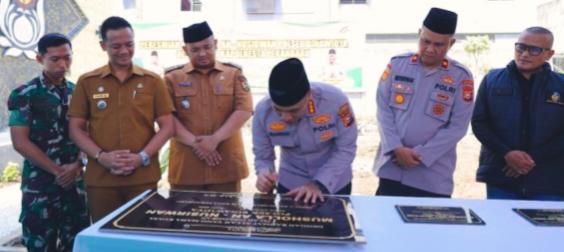 Kapolresta Pekanbaru Meresmikan Musholla An-Nusirwan Mapolsek Binawidya