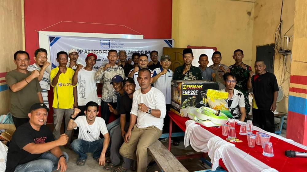 APINDO Riau bersama DPK APINDO Inhil Beri Bantuan Alat pemadam Kebakaran Kepada Relawan Damkar Kecam