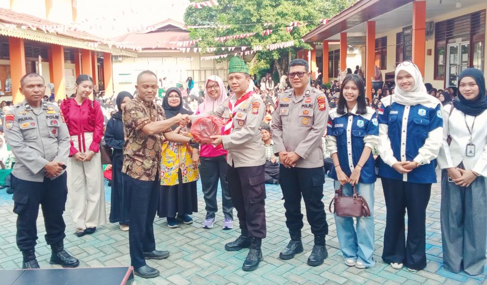 Ditbinmas Polda Riau Memberikan Edukasi Anti Perundungan Dilingkungan SMKN 3 Pekanbaru