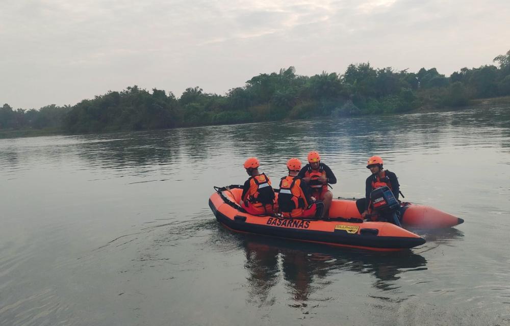 hari-kedua-tim-gabungan-sar-terus-mencari-korban-tenggelam-di-sungai-kampar