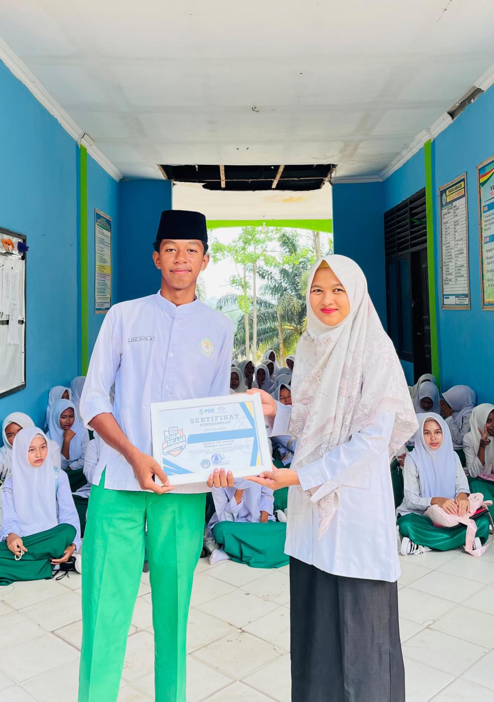 Membanggakan, Siswa MTS Al-Hamidiyah Bunut Raih Top Skor Liga 1 TIngkat SMP dan MTS