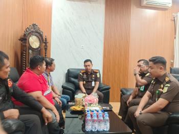 kajari-pelalawan-pastikan-penyelidikan-persampahan-dlh-pelalawan-lanjut