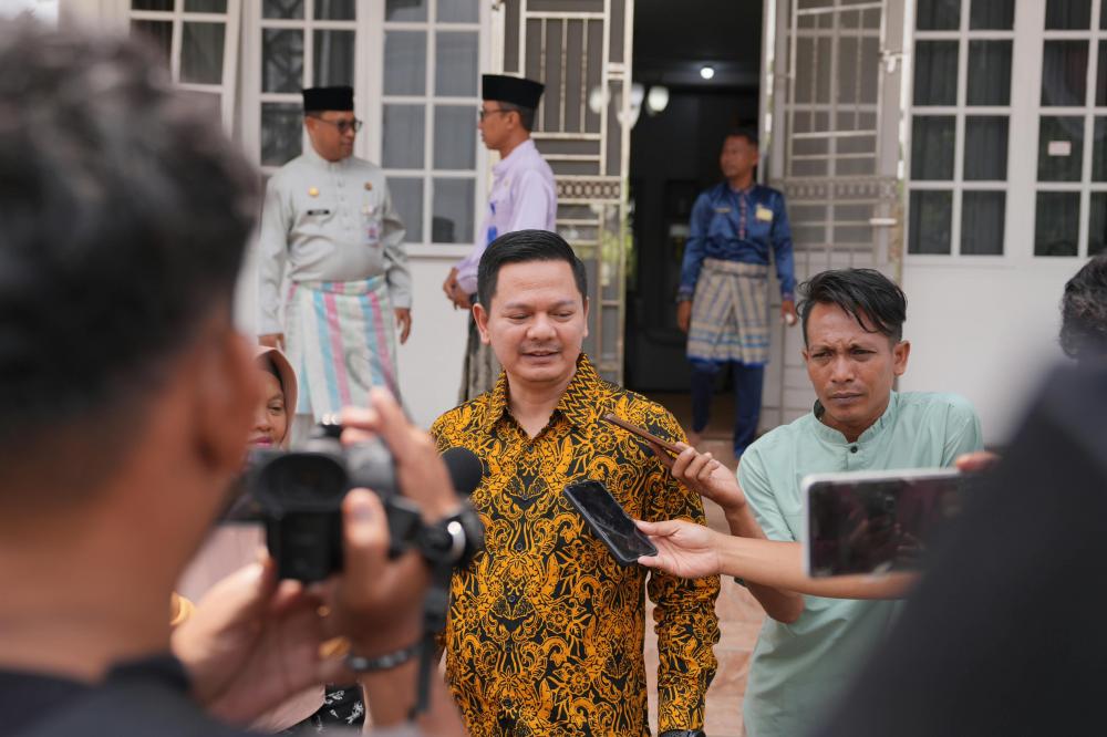BPR Rohil Serahkan Hadiah Utama Simaris, Wartini Raih Sepeda Motor Scoopy
