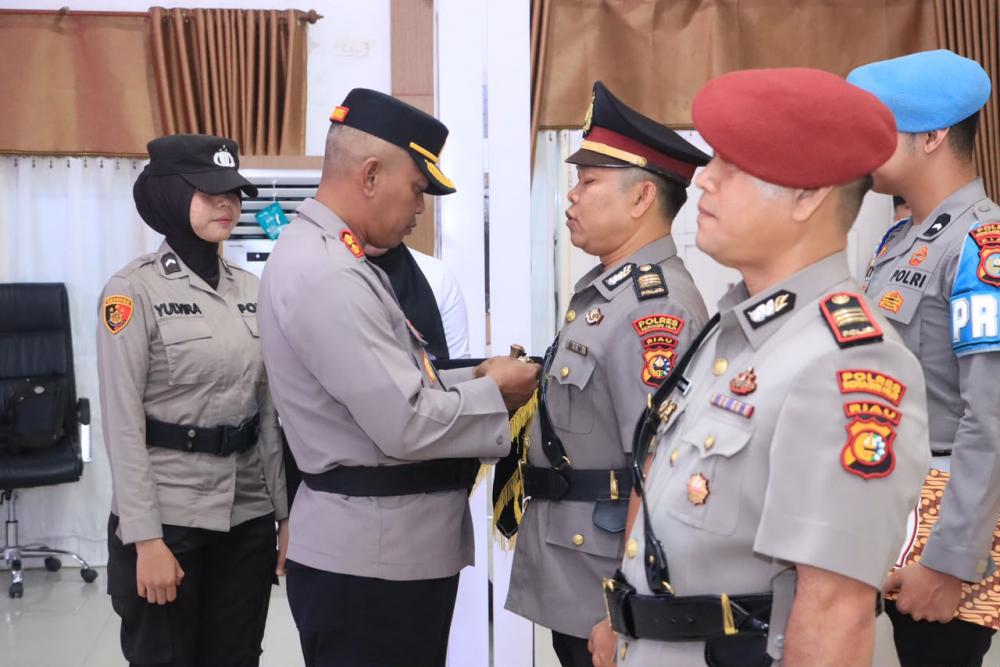 Kapolres Inhil Pimpin Sertijab Kasatresnarkoba, AKP Hendra Gunawan Resmi Jabat Posisi Baru