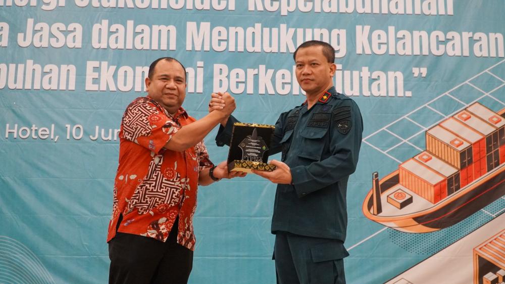 ptpn-iv-dukung-ksop-pekanbaru-satukan-stakeholder-perkuat-rantai-logistik-riau