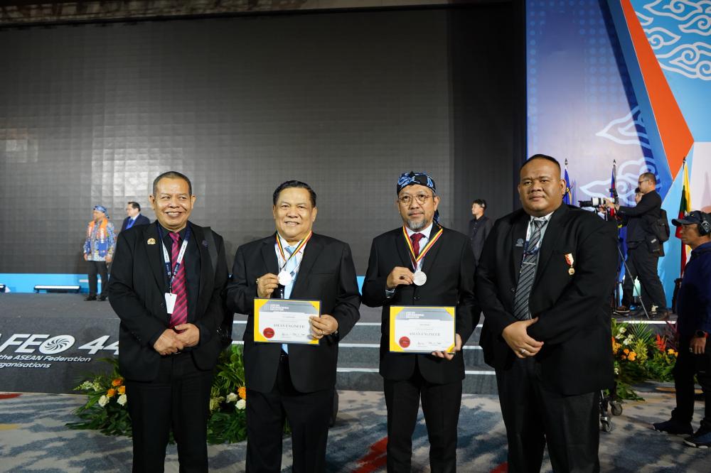SF Hariyanto Gubernur Pertama di Indonesia Raih Gelar ASEAN Engineer pada CAFEO ke-44 di Bandung 