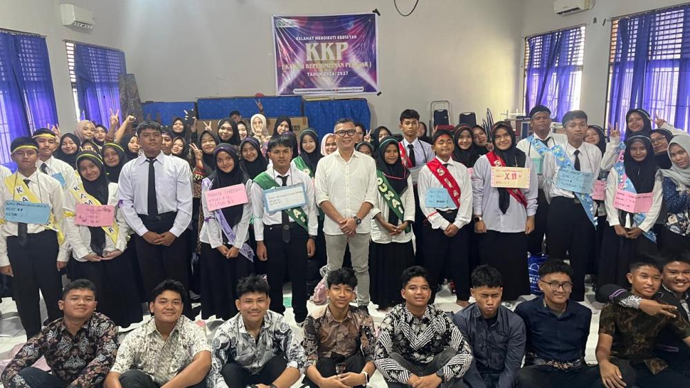 jadi-pemateri-di-kkp-osis-sman-01-bangkinang-kota-syawir-sampaikan-materi-pendidikan-pemilih-pemula