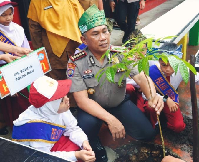 Green Policing Polda Riau, Saat Polisi Menjadi Penjaga Masa Depan Lingkungan