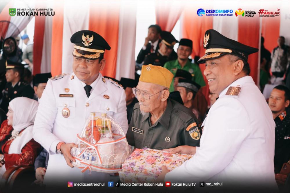 Khidmat dan Megah, Pemkab Rokan Hulu Gelar Upacara Puncak Peringatan HUT RI ke-81