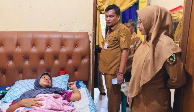 Gerak Cepat Kunjungan Camat Kulim Bantu Warga Pengidap Kanker Payudara Stadium IV