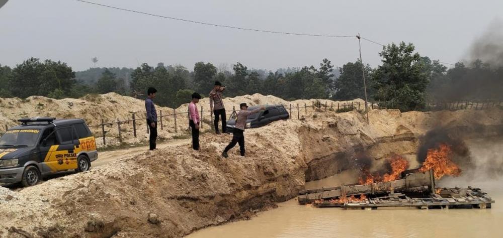 Lagi, Polisi Tertibkan Rakit PETI di Muara Lembu