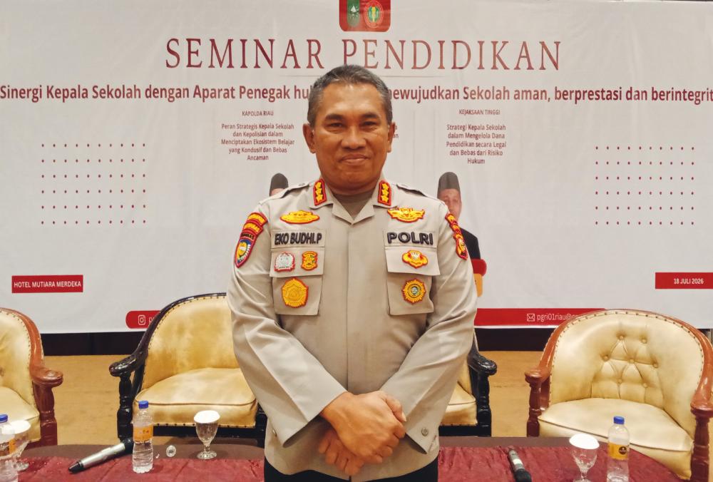 dirbinmas-polda-riau-pemateri-seminar-sinergi-kepala-sekolah-dengan-aparat-penegak-hukum